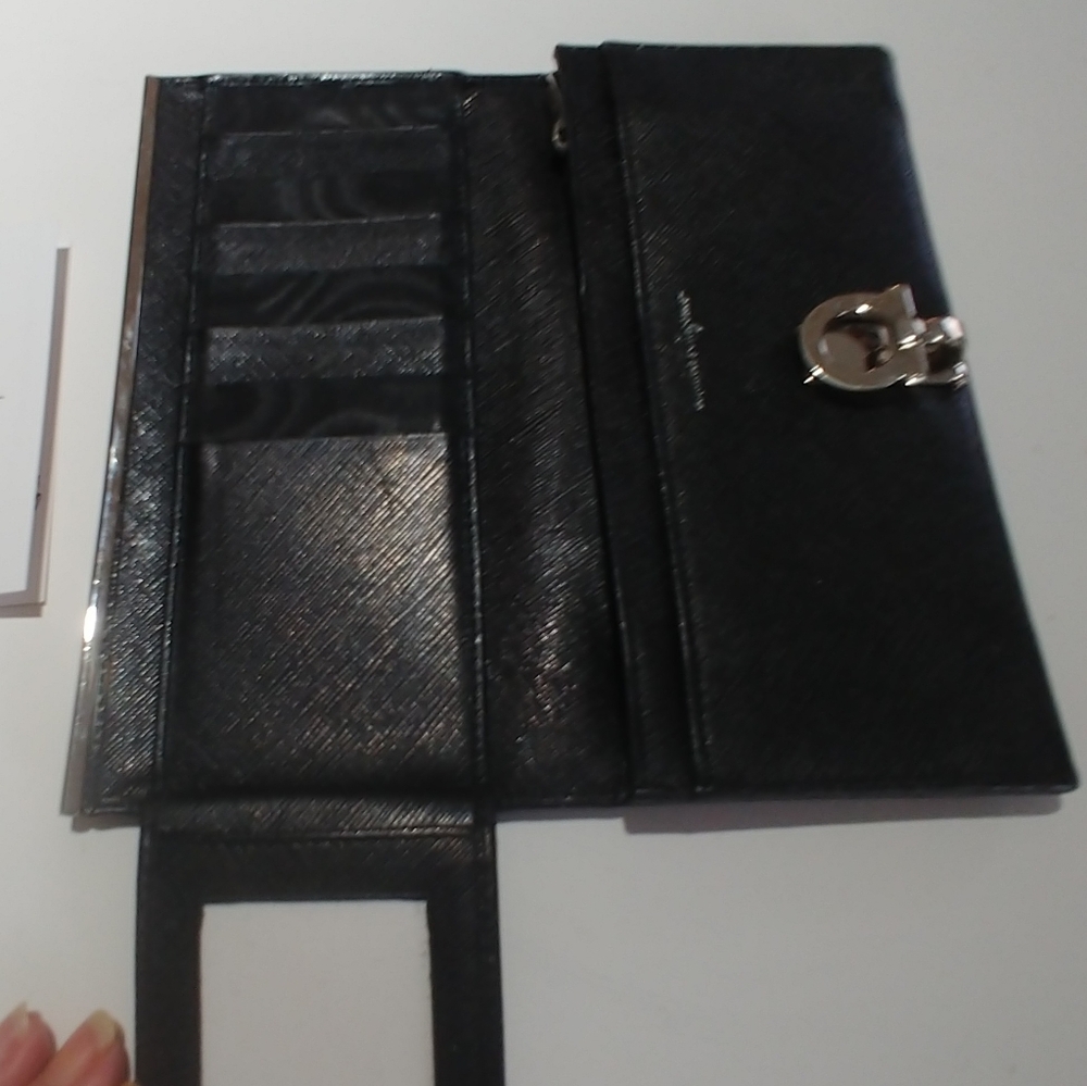 Ferragamo Long Black Women's Clutch Wallet with Silver Accents - Picture 4 of 13